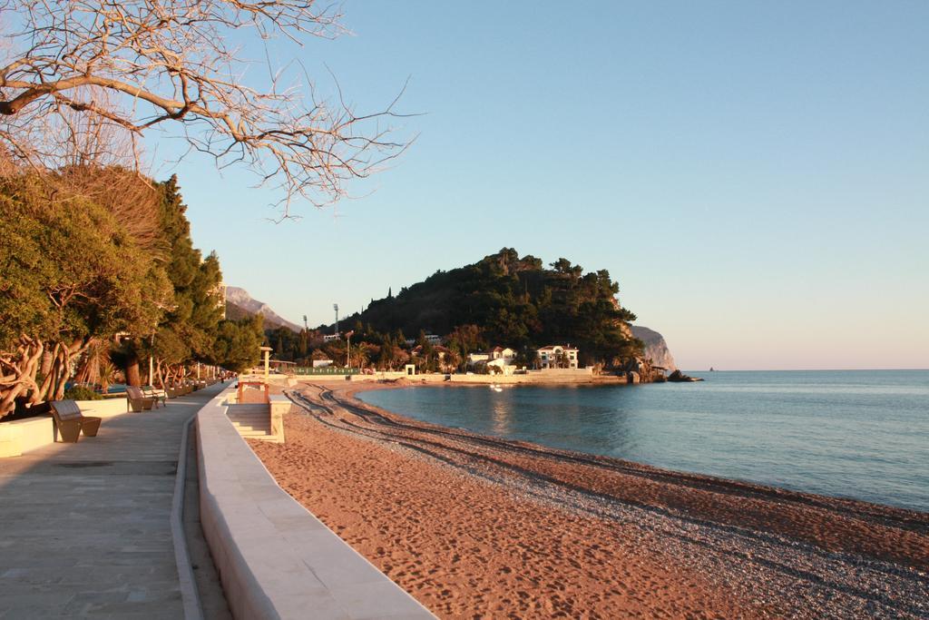 Vasiliki Seaside Apartments Петровац Экстерьер фото